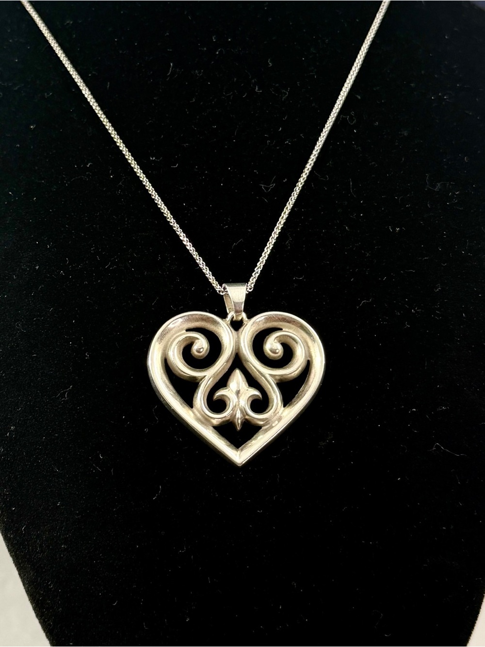 JAMES AVERY Sterling Silver French Scroll Heart Fleur Pendant Necklace; RETIRED